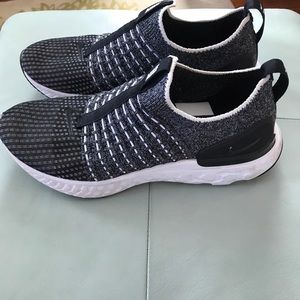 Nike React Phantom Flyknit 2  Women’s Running Shoes Size 9 Black/Black/White